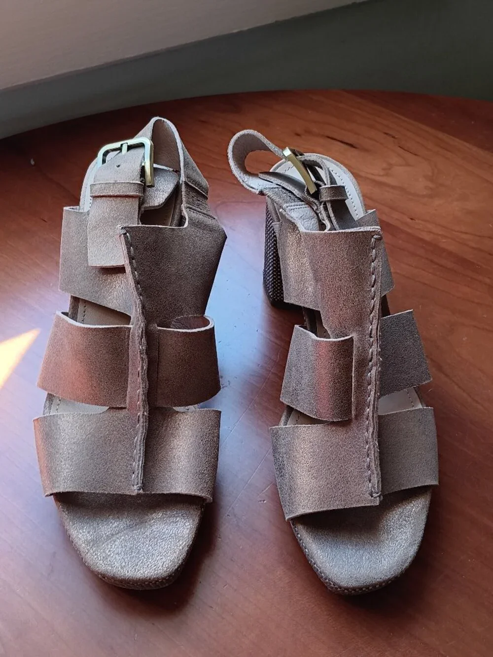 NWT Bronze Leather Block Heel Size 7.5 M Donald Pliner
